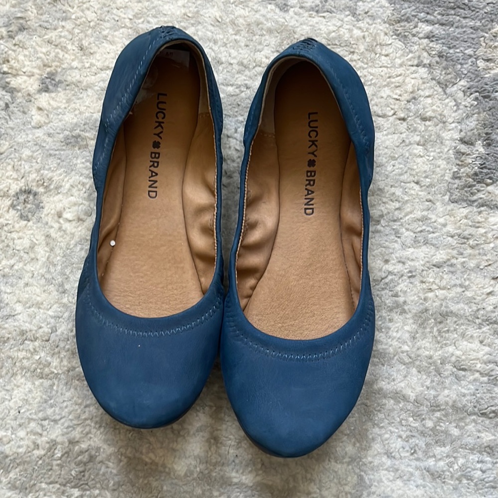 Lucky brand flats. Worn a few times